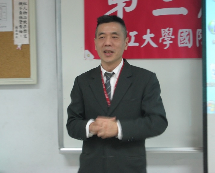 ▲淡江大學整合戰略科技中心執行長蘇紫雲是立委黃偉哲、名嘴黃智賢親弟弟。（圖／翻攝自淡江大學官網）