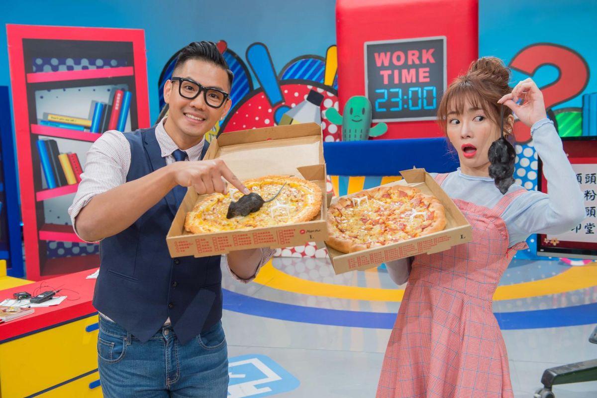 ▲陳建州與舒子晨搭擋主持《上班這黨事》。（圖／TVBS提供，2018.01.16）