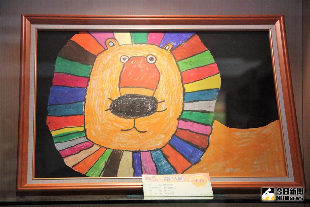 ▲鹿港鎮圖書藝文中心舉辦「106年度童畫心世界繪畫比賽得獎作品展」展覽。（圖／記者陳雅芳攝，2018.01.15）