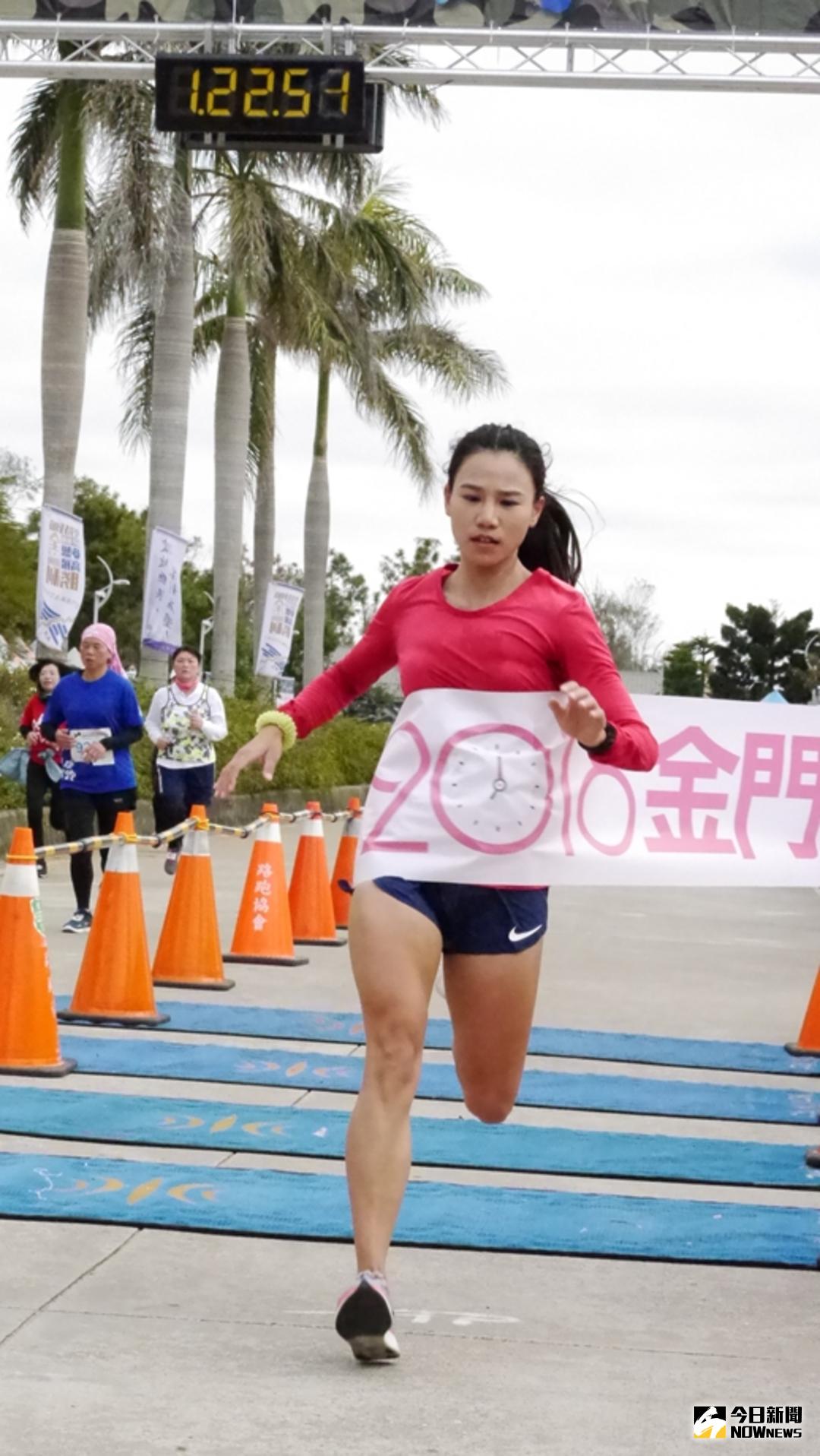 ▲游雅君勇奪金門馬女子半馬組4連霸。（圖／記者林志儒攝 , 2018.01.14）