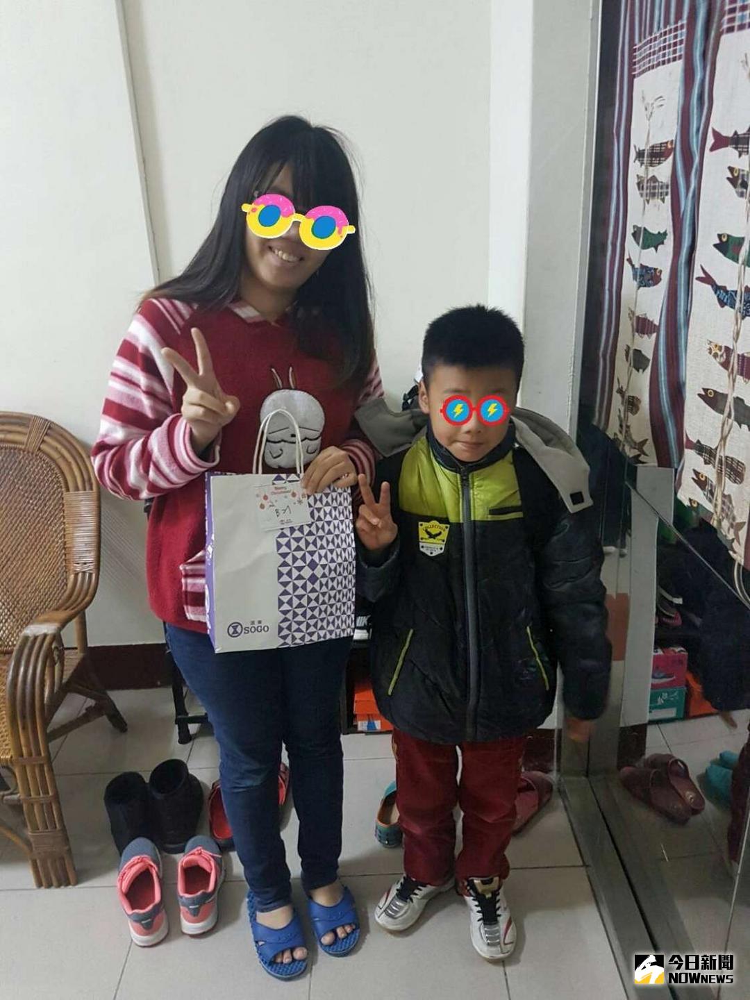 ▲竹市心願卡超暖心，7歲稚童小柯獲贈4支手錶圓夢。（圖／陳志偉攝，2018.01.12）