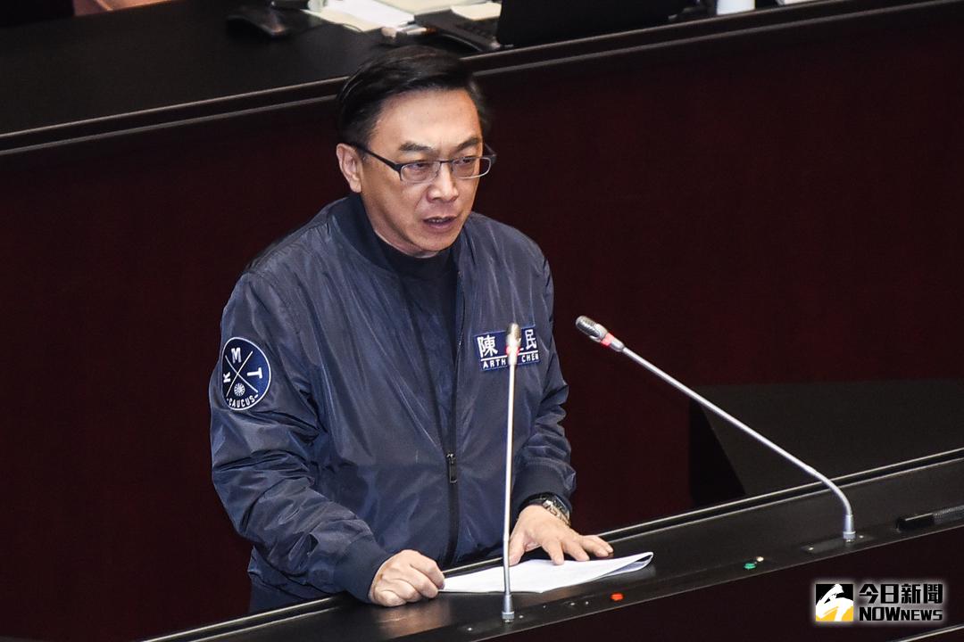 ▲ 國民黨立委陳宜民質疑，行政院長賴清德所寄發的賀年卡上，不只中文沒有中華民國，英文翻譯台灣與國家兩詞，更是直接消失，讓人質疑賴清德的國家定位是什麼。（圖／NOWnews資料照）