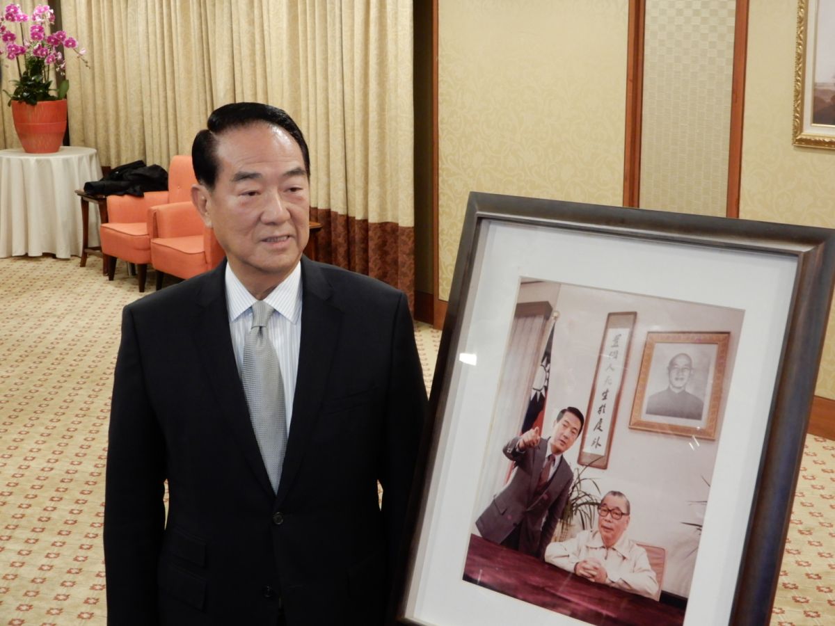 ▲曾經擔任蔣經國秘書14年的親民黨主席宋楚瑜12日出版新書「蔣經國秘書報告」，宋楚瑜透過新書借古喻今。（圖／記者陳弘志攝 , 2018.01.12）