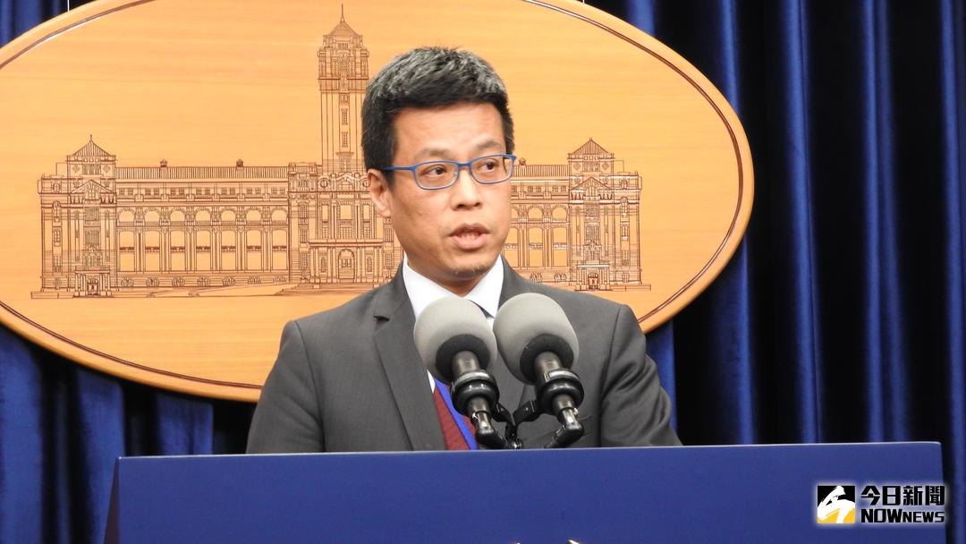 ▲許多網友將總統蔡英文過去「文青式發言」拿出來嘲諷，總統府發言人黃重諺11日表示，不清楚何謂文青式發言。（圖／記者戴祺修攝。2018.01.11）