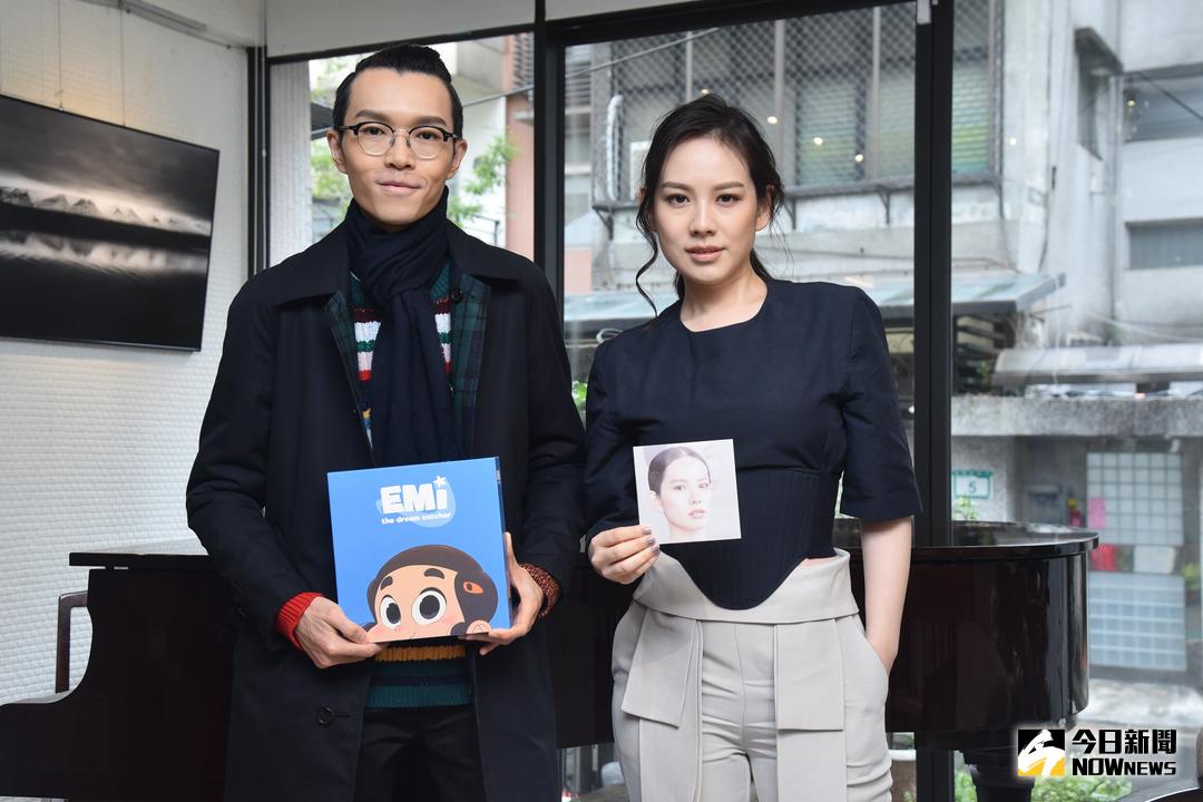 ▲進入方大同（左）的公司前，王詩安被對方要求先列出10首喜歡的歌曲，沒想到這些歌曲通通都是方大同的。（圖／記者林柏年攝 , 2018.1.9）