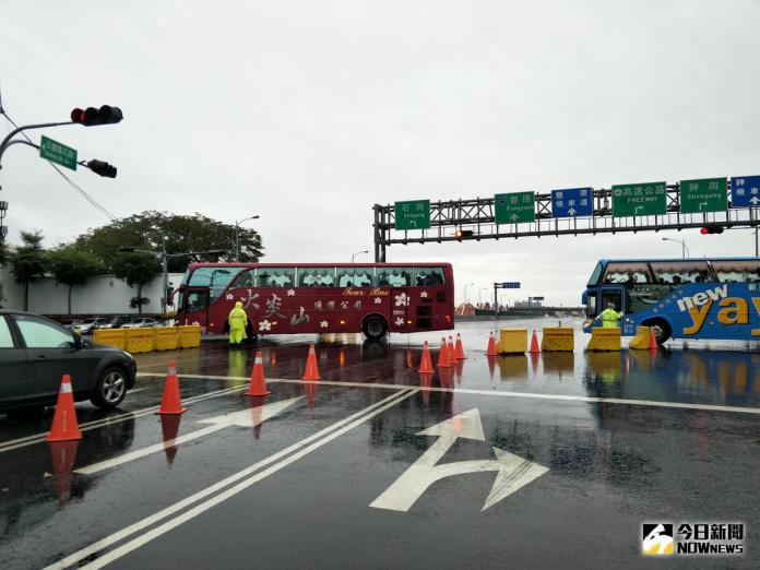 台中花毯節落幕　大甲警義交不畏風雨堅守崗位
