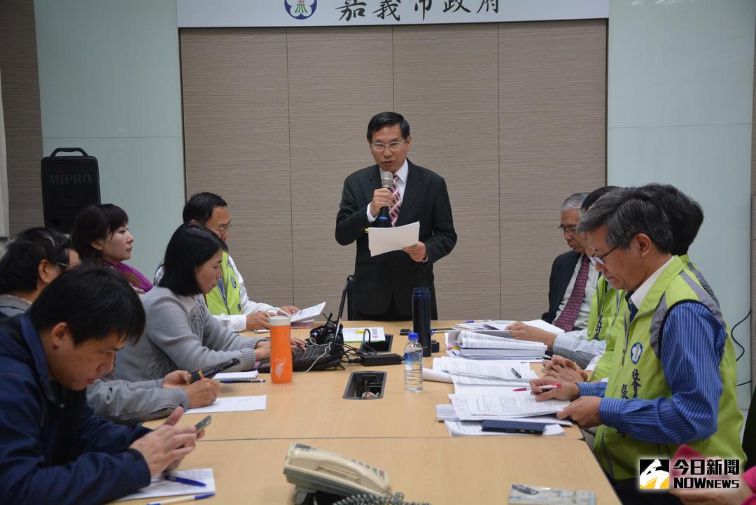 ▲市長涂醒哲對於107年度總預算案遭議會刪減一事，帶領市府團隊召開說明會。（圖／記者郭政隆攝影2018.1.8）