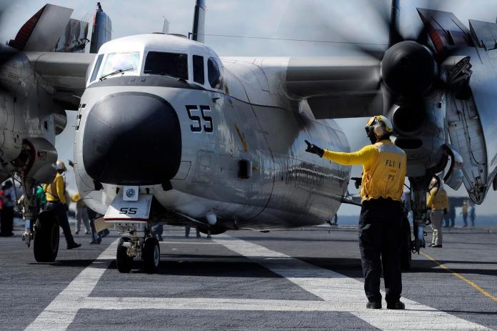 ▲C-2「灰狗」（Greyhound）運輸機為美國海軍專屬運輸機。（圖／美國海軍）