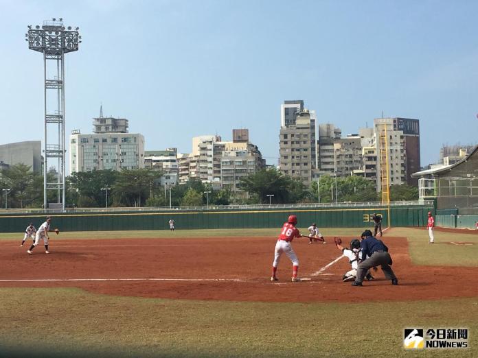 高中木棒聯賽／秀峰飆11次三振　8：0扣倒南水
