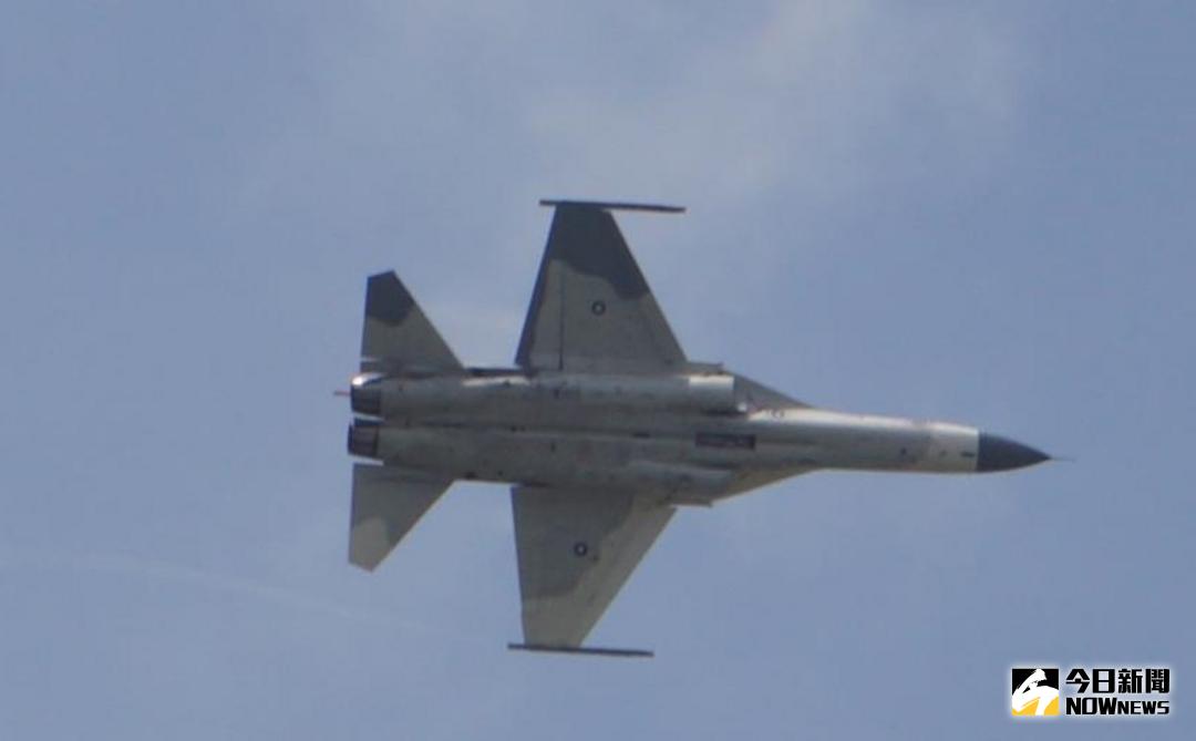 ▲國人自製的經國號戰機，每年夏季會駐防澎湖馬公基地進行訓練。非新聞當事飛機。（資料照／呂炯昌攝 ）