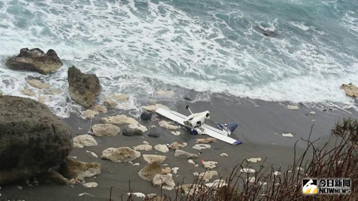 輕航機失去動力迫降驚魂　兩駕駛輕傷拒送醫
