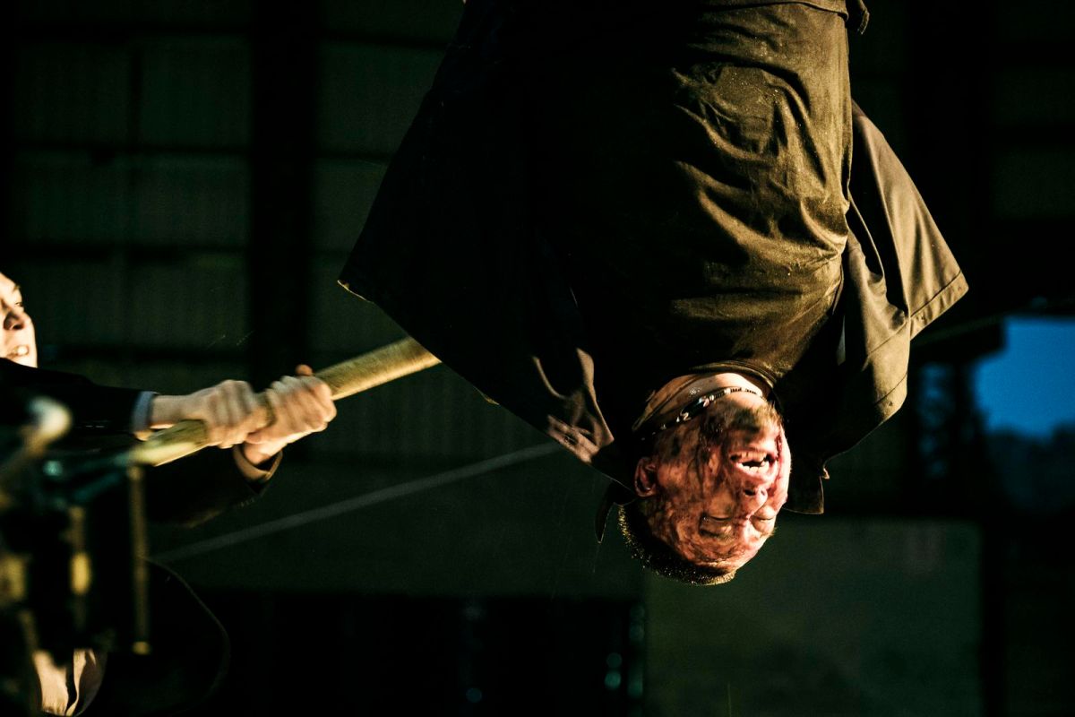 ▲吳震亞被倒吊空中10分鐘腦充血嚴重。（圖／理大國際多媒體提供，2018.01.04）