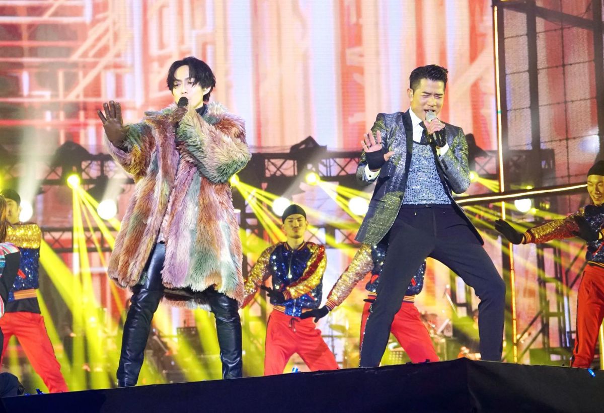 ▲林宥嘉（左）與郭富城兩人輪番上陣，在最後一首歌曲時，兩人同台飆舞。（圖／華研提供 , 2018.01.01）