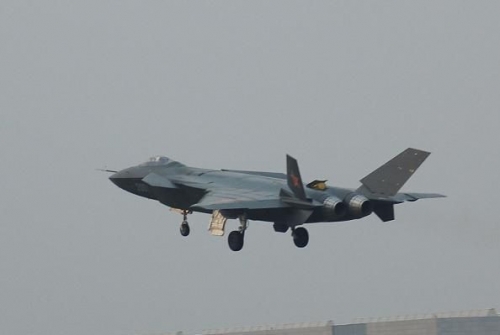 ▲殲-20是中國大陸解放軍第一款隱形戰機。〔圖／人民網〕