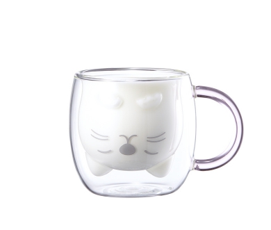 透明貓咪杯灌進液體的模樣，實在太太太可愛了啦！