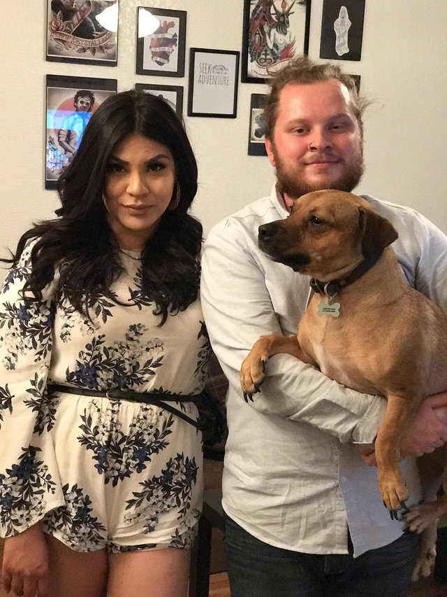 Astro是科瑞和艾沙的寶貝愛犬，而牠也深愛著牠的把拔馬麻～