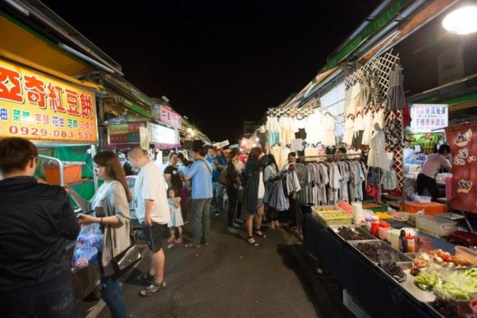 高雄鳳山千坪青年夜市傳歇業　網不捨：時代的眼淚
