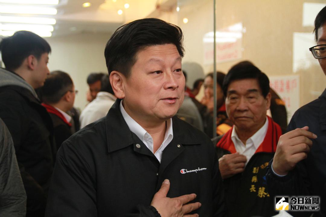 ▲傅崐萁強調花蓮依舊很美，目前餘震已經停止，過年期間一樣可以來到花蓮遊玩，為花蓮人加油打氣。（圖／記者鄭志宏攝）