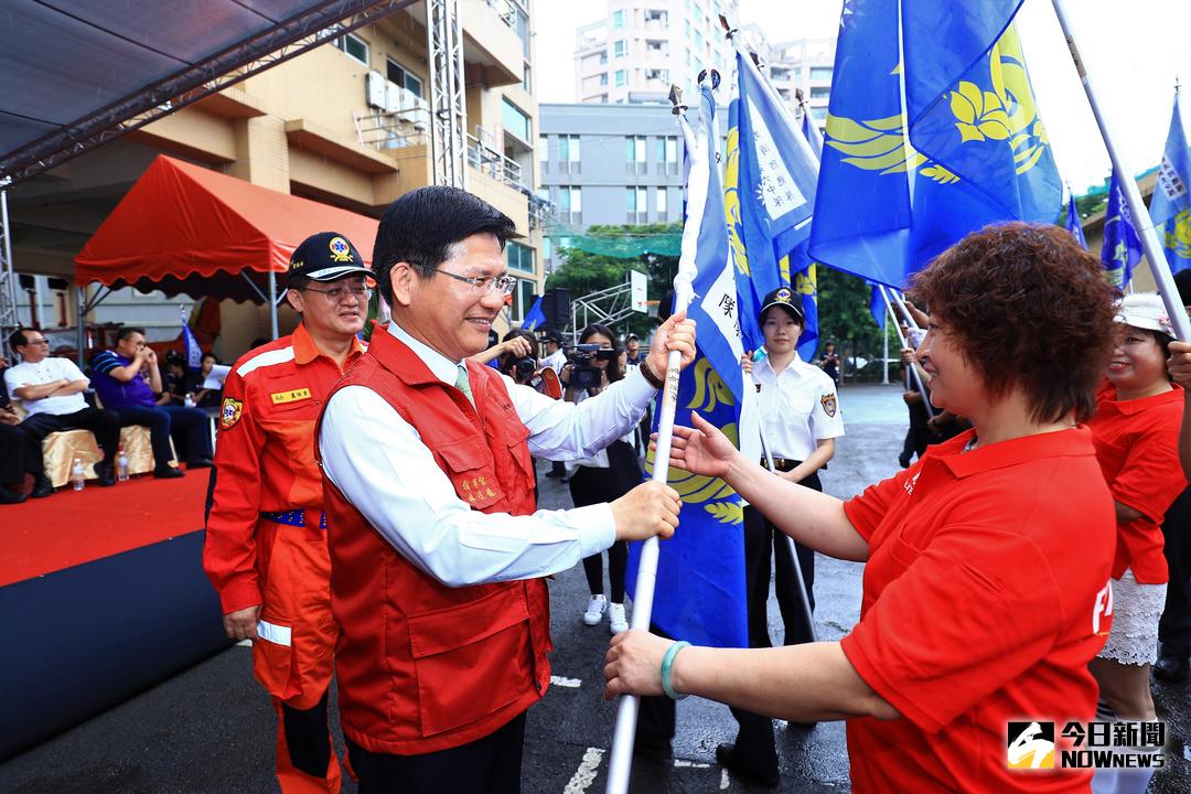 ▲花蓮震災嚴重災損，市長林佳龍也捐出1個月薪資所得，市政府宣布取消今年的新春團拜活動。（圖／資料照片\\)
