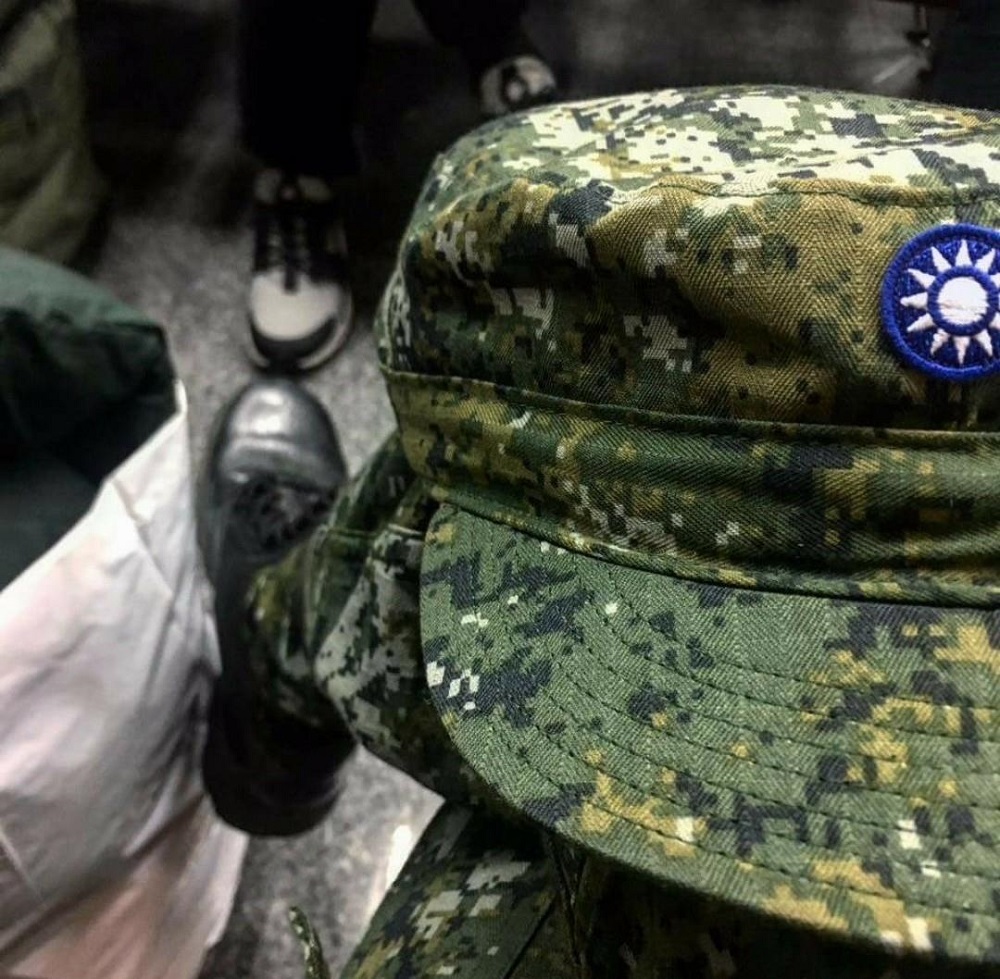 ▲一名志願役聽到民眾說「叫那些米蟲去救災很正常啦」感到鼻酸。（圖／翻攝自「爆怨公社」）