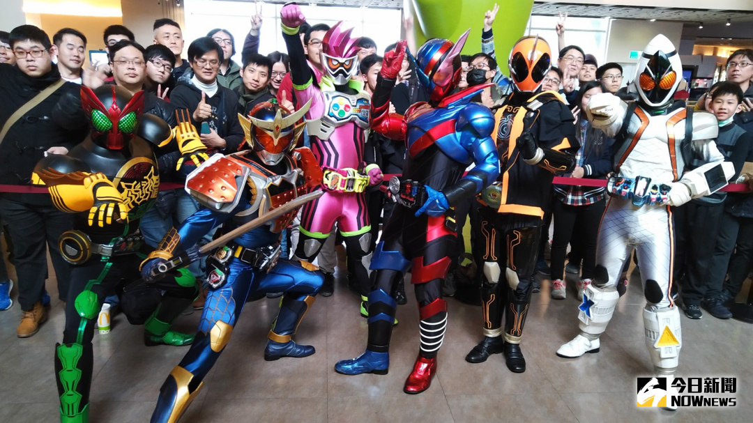▲日本原裝假面騎士戲服首度空運來台，六位英雄與粉絲近距離接觸（圖／蜜蜂工房提供\\)
