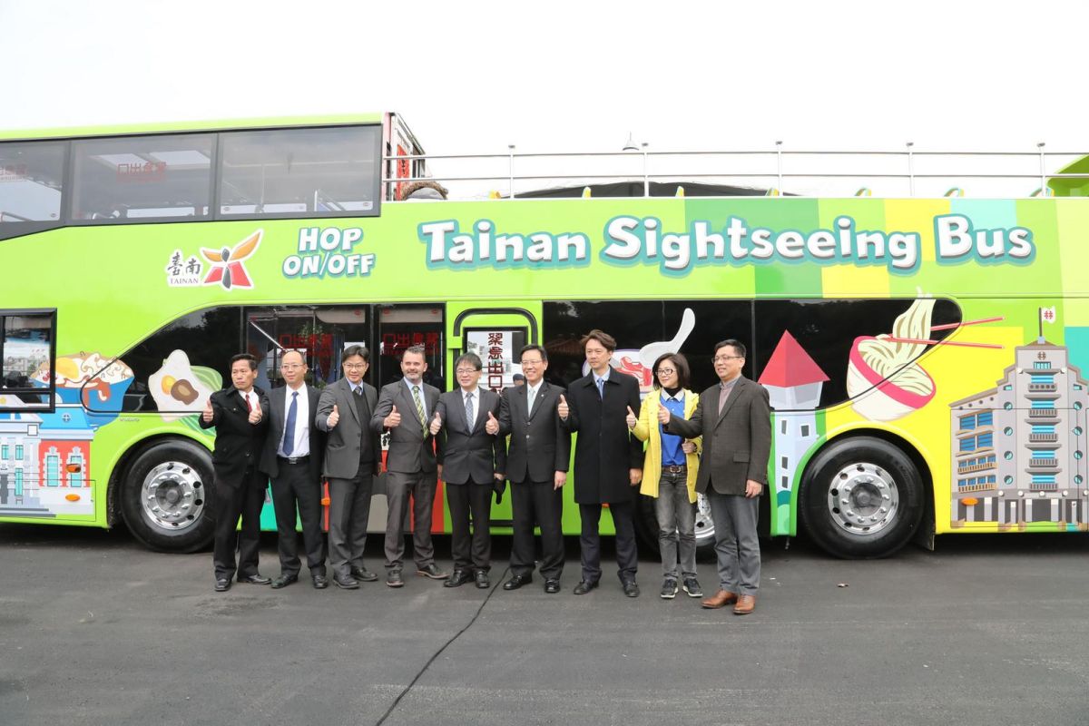 ▲台南雙層巴士10日首航串連府城精華景點。（圖／台南市新聞處提供，2018.02.09