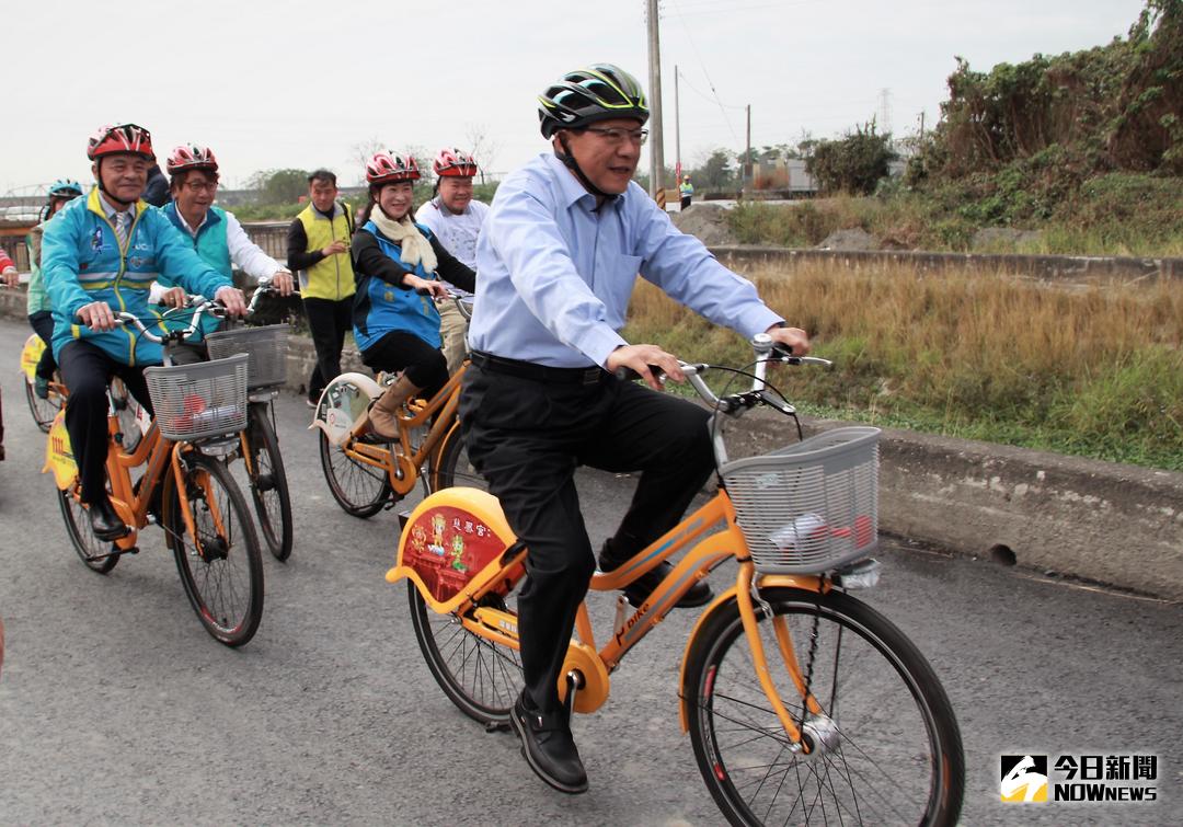 ▲屏東縣府在高屏溪左岸舉辦自行車道巡禮，由縣長潘孟安親自帶頭試騎。（圖／記者陳宗傑攝,2018.02.09）