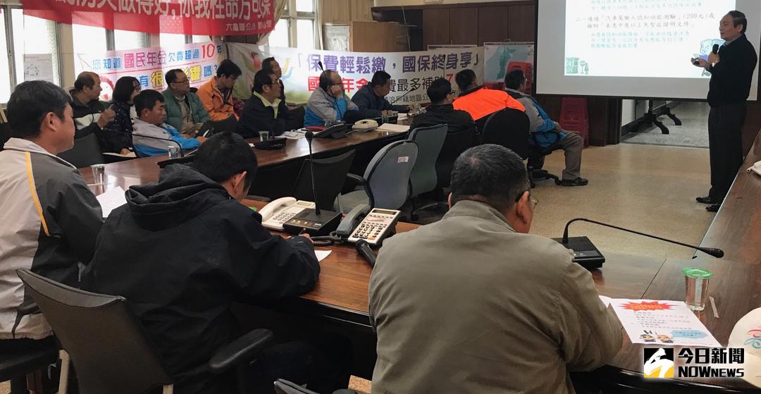 ▲高雄市區監理所到六龜區公所宣導銀髮族駕駛的用路安全。(圖／記者黃守作攝，2018.02.09)