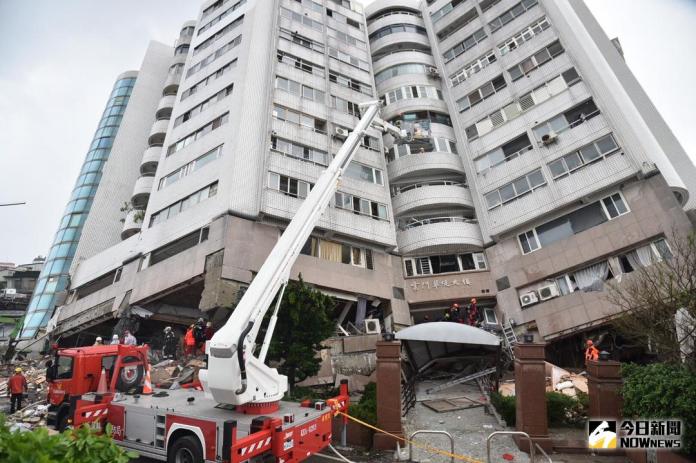 ▲陸客家屬急問各旅館「住這嗎？」找的就是失聯4大1小。（圖／記者林柏年攝, 2018.02.07）
