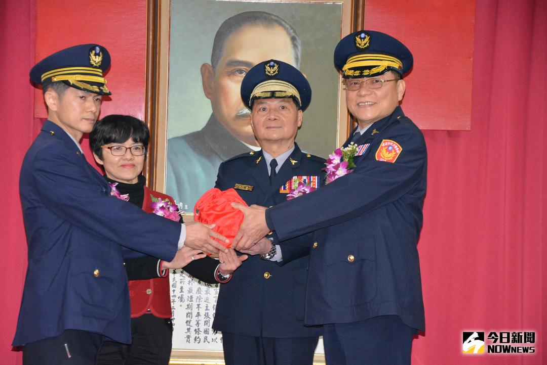 ▲嘉義市警察局局長詹永華主持第二分局卸、新任分局長交接典禮。（圖／記者郭政隆攝，2018.2.7）
