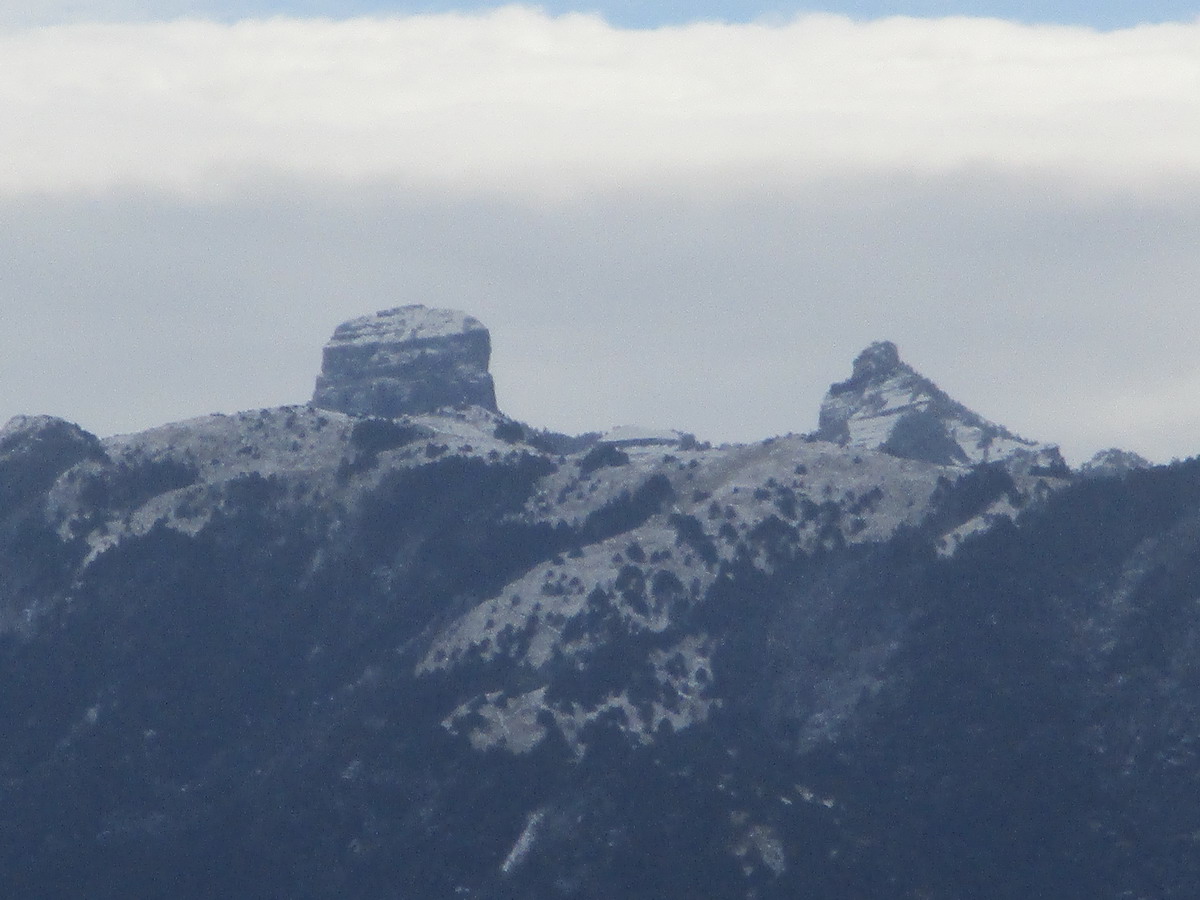 ▲雪霸國家公園境內大霸尖山等高山，已有不少積雪，登山賞雪要注意安全。(圖／保七總隊第五大隊提供2018.2.3)