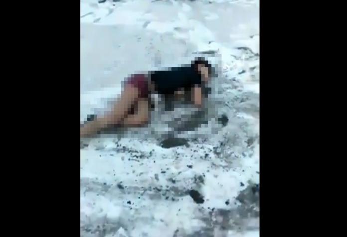 ▲中國大陸哈爾濱 17 歲男子被發現凍死在路邊。（圖／翻攝自Youtube）