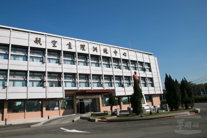 ▲ 高雄總醫院岡山分院的「航空生理訓練中心」，以「安全、效率、研發、創新」的理念做為最高指導原則，藉科技訓練系統，有效降低國軍飛安風險。（軍聞社記者徐振威攝）