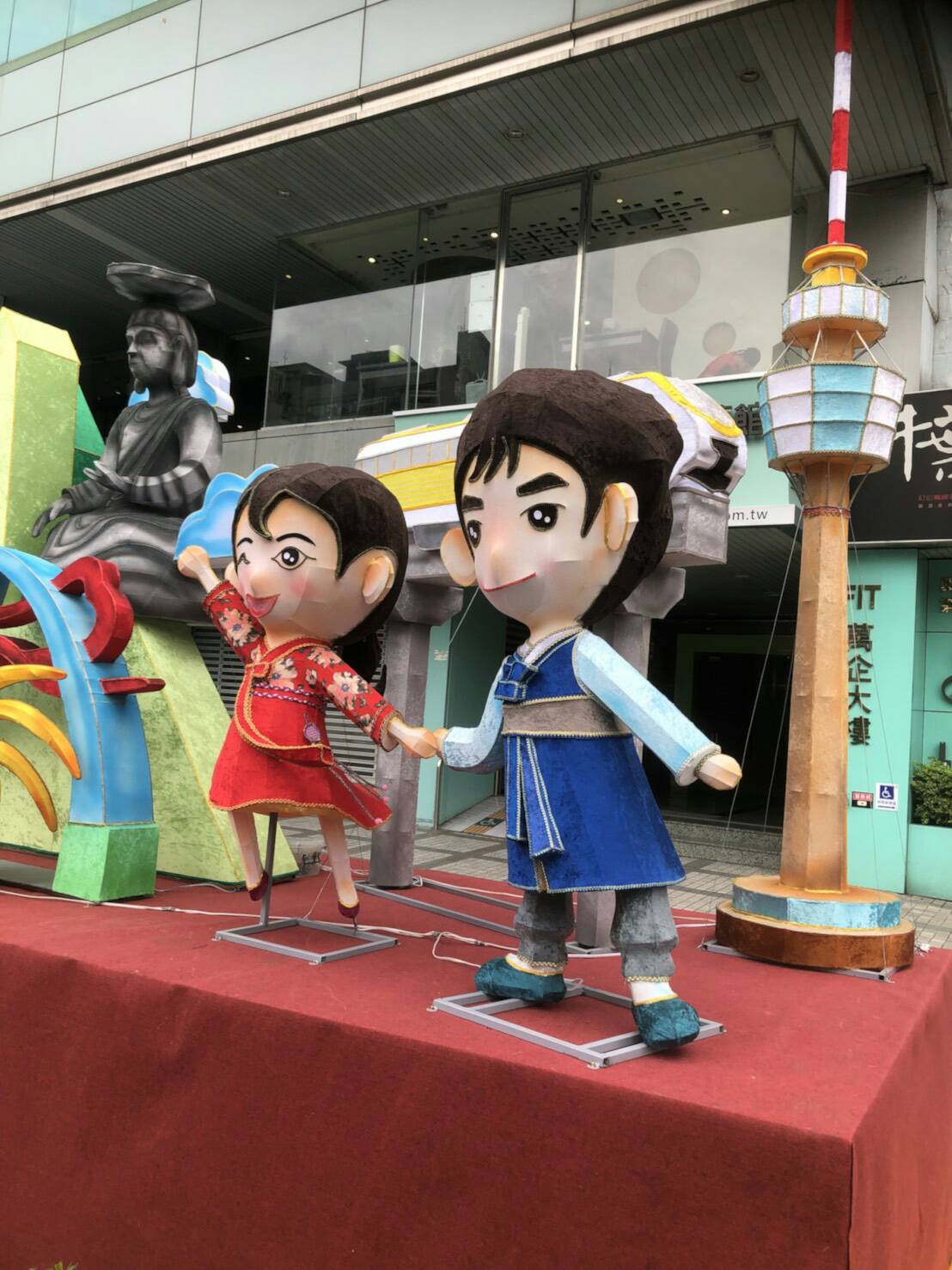 ▲大邱首度來台參加台北燈節，由國寶級燈藝大師陳祖榮打造「遊樂大邱」花燈，將八公山冠佛岩、 83 塔、西門市場等景點融入其中。（圖／大邱廣域市駐台觀光推廣辦事處\\)