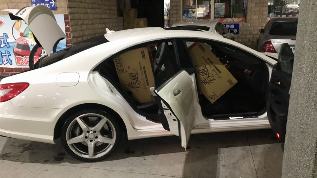 ▲多家知名廠牌衛生紙價格喊漲，不少賣場都爆發衛生紙搶購潮。（圖／翻攝自「台灣新聞記者聯盟資訊平台」臉書）