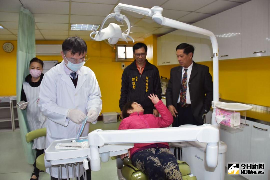 ▲桃竹苗第一個老人養護中心「牙科診療室」於竹東長安老人安養中心啟用。（圖／新竹縣政府提供）