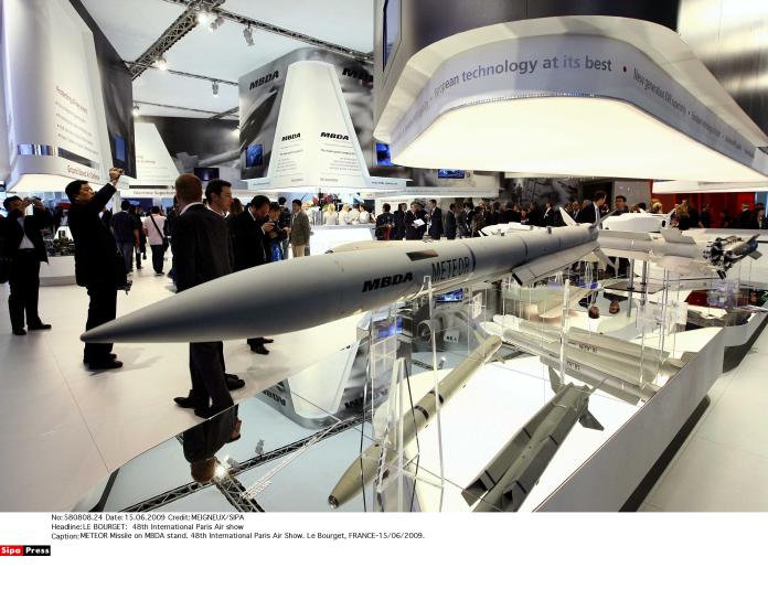 ▲在巴黎航空展中，MBDA集團展出流星（Meteor）中程空對空飛彈。（圖／達志影像／美聯社）