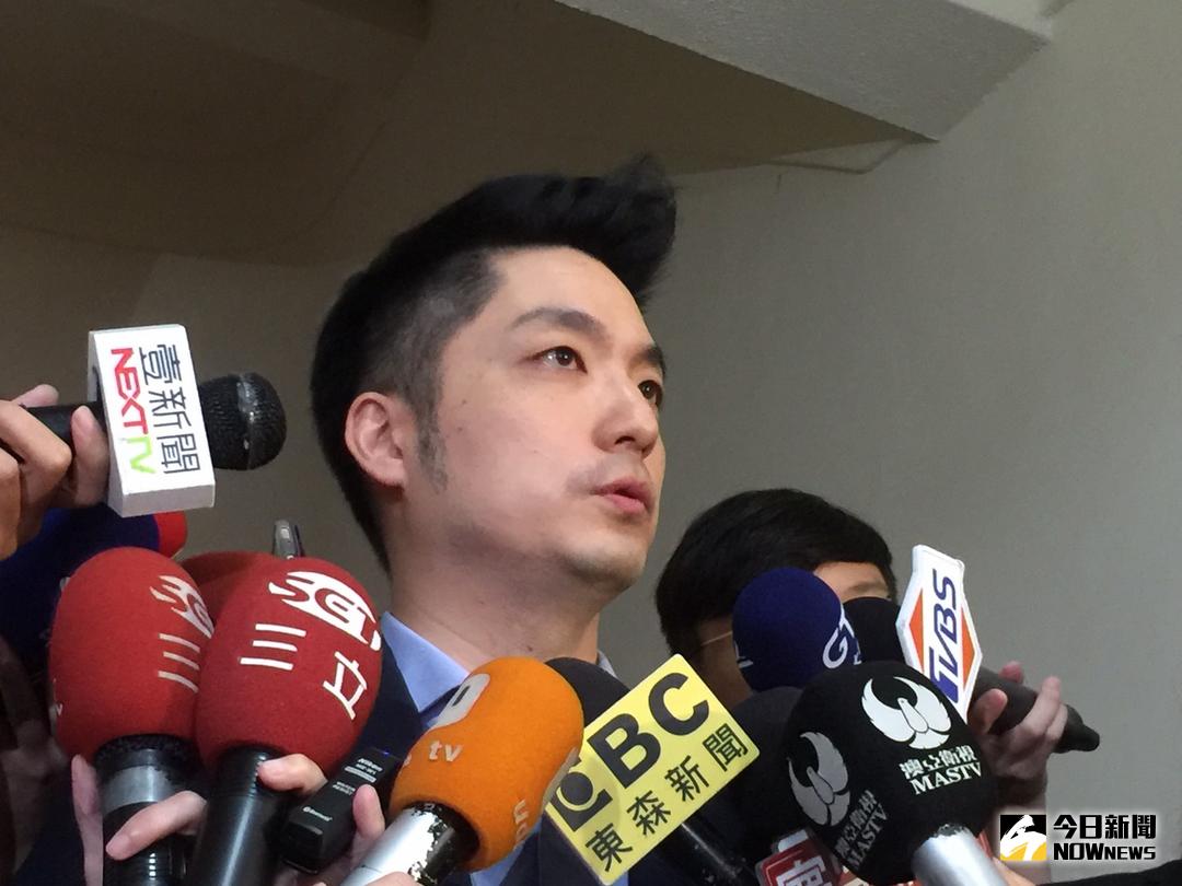 ▲桃園慈湖陵寢發生激進台獨份子以紅漆潑灑棺柩事件，對此，國民黨立委蔣萬安1日表示，就一個家屬後輩來講，希望他們能入土為安。（圖／NOWnews資料照）