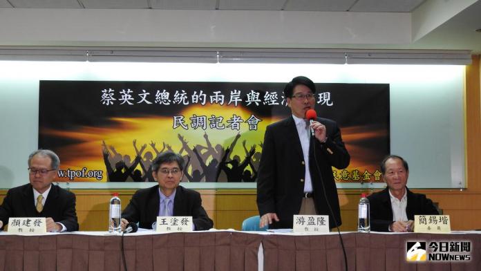 ▲台灣民意基金會董事長游盈隆12日宣布參選民進黨主席。（資料照／記者戴祺修攝）