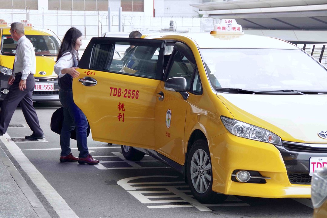 ▲中國大陸女乘客因突然肚子痛，直接在車上解放。（示意圖／記者陳致宇攝）