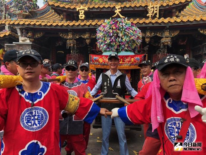 影／元宵媽祖平安遶境　陣頭隊伍綿延強強滾
