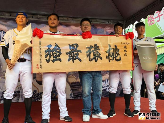 ▲詹智堯（右2）。（圖／張育嘉攝 ）