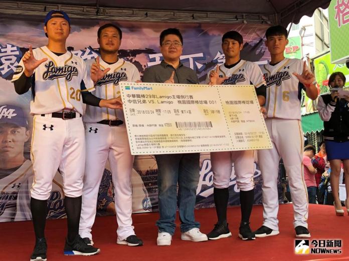 ▲陳禹勳（左1）。（圖／張育嘉攝）