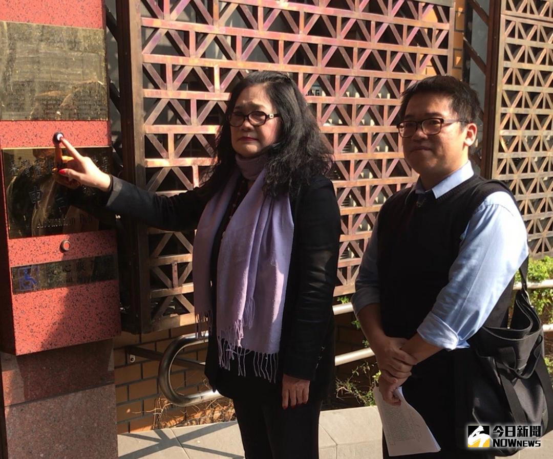 ▲民進黨立委黃偉哲的國會前辦公室主任曾碧珠因不堪前億豐富公司負責人葉啟中指控她收錢不辦事，5日至北檢對葉啟中提出詐欺等刑事告訴。（圖／NOWnews ）