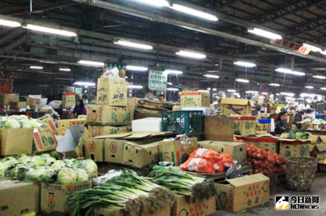 ▲元宵節後，台中果菜批發市場連休三日，中市府擬措施防菜價崩跌（圖／市政府提供 , 2018.3.5\\)
