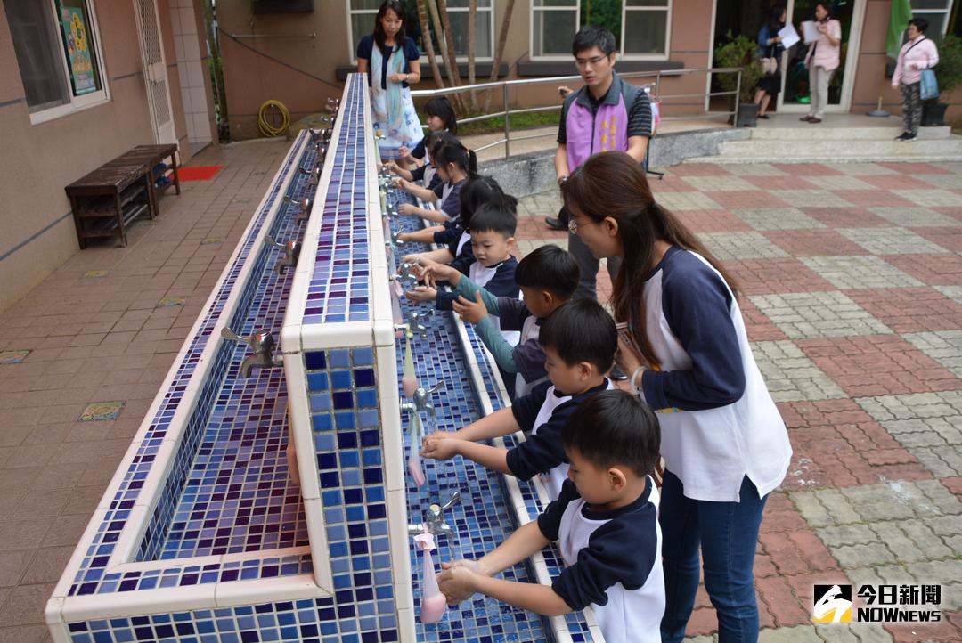 ▲正確洗手方能有效降低腸病毒、流感、腸胃炎等，幼兒常見傳染病風險。（圖／記者郭政隆攝，2018.3.6）