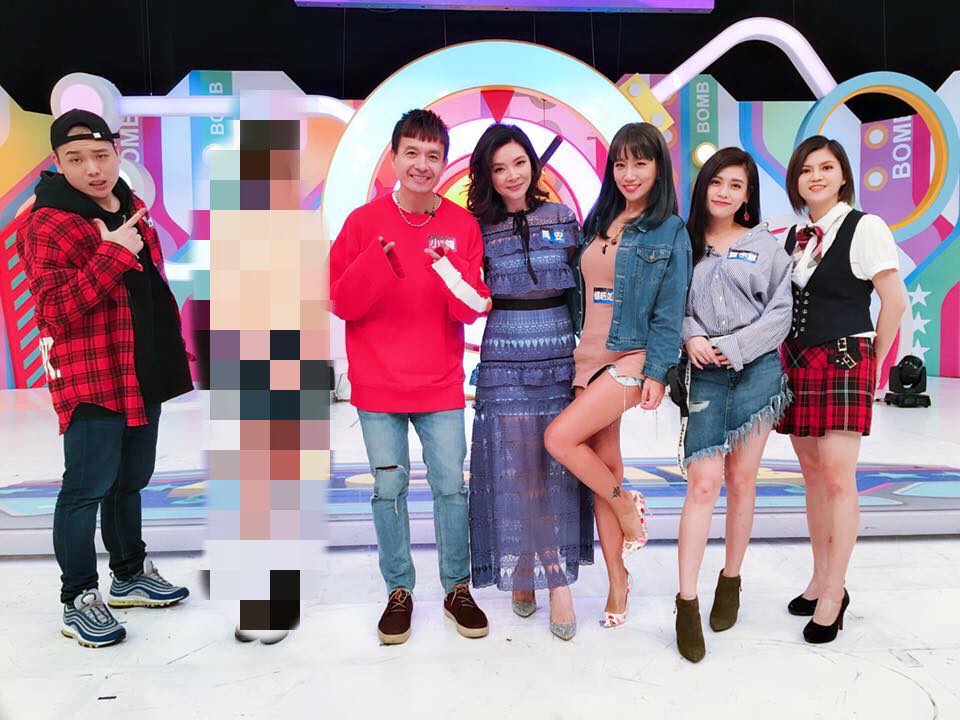 ▲楊皓如（右三）曬合照，直接馬賽克陳沂。（圖／翻攝自臉書 , 2018.3.7）