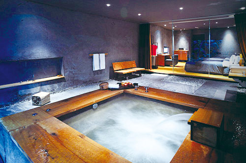 ▲3月15日至4月8日刷京華卡或持Living Card單筆1000元抽苗栗泰安觀止溫泉會館雙人套房住宿券。（圖／公關照片）