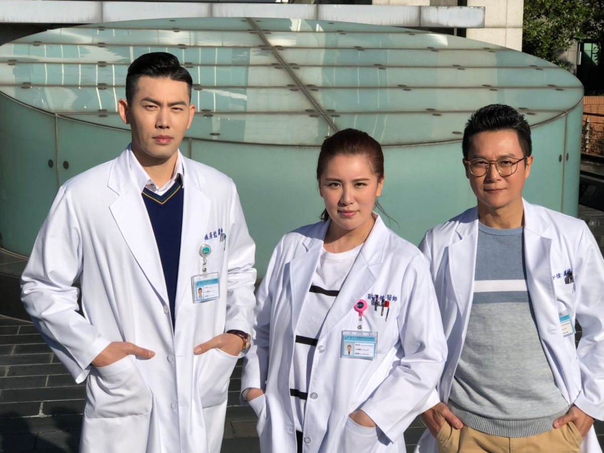 ▲《實習醫師鬥格》主治醫師余秉諺（左起）、小禎、王燦。（圖／民視提供，2018.03.12）