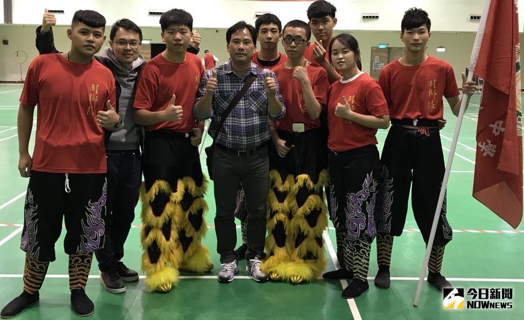 ▲大榮中學學生社團大榮醒獅隊參加全國中華盃舞龍舞獅錦標賽，獲得高中職組傳統南獅全國第3名的佳績。(圖／記者黃守作攝，2018.03.13)